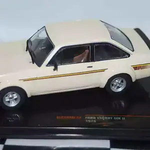 Ixo ford escort mk2 1976 clc538n in beige diecast 1:43