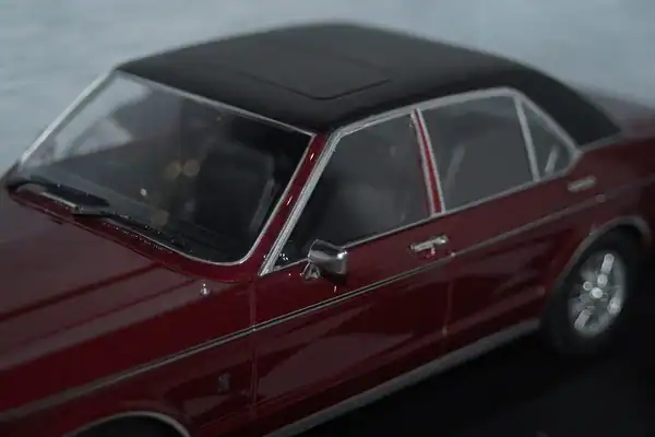Model car group ford granada mk1 maroon / black 1975 rhd uk exclusive mcg18467