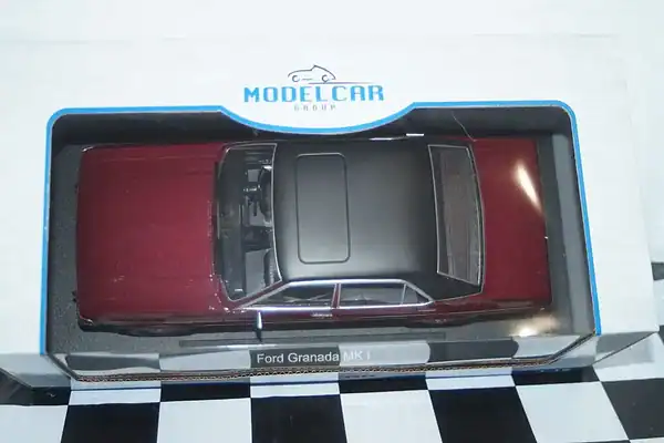 Model car group ford granada mk1 maroon / black 1975 rhd uk exclusive mcg18467