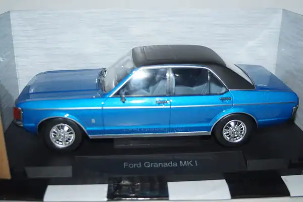 Model car group ford granada mk1 blue / black 1975 rhd uk exclusive mcg18468