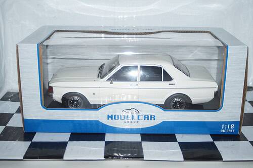 Model car group ford granada mk1 white 1:18 mcg18395