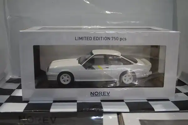 Norev opel manta 400 white 1982 1:18 scale 183302 ltd