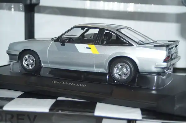 Norev opel manta i240 silver 1985 1:18 scale 183301 ltd