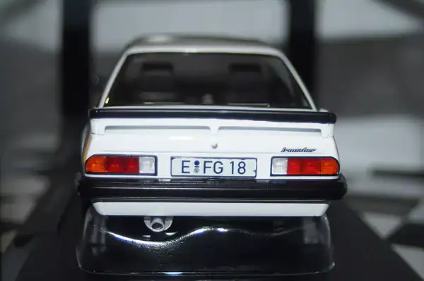 Norev opel manta b irmscher white (fred) 1991 1:18 scale 183306 ltd