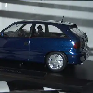 Norev vauxhall opel astra mk3 gsi 1992 blue 1:18 scale 183670