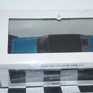 Norev vauxhall opel diplomat v8 1969 blue 1:18 scale 183686