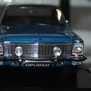 Norev vauxhall opel diplomat v8 1969 blue 1:18 scale 183686