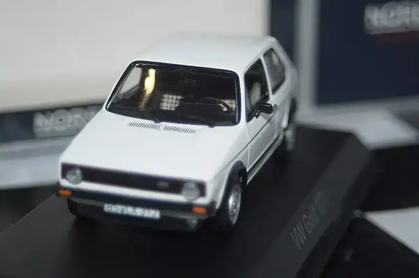 Norev volkswagen golf gti 3 door 1976 white 1:43 diecast 840048