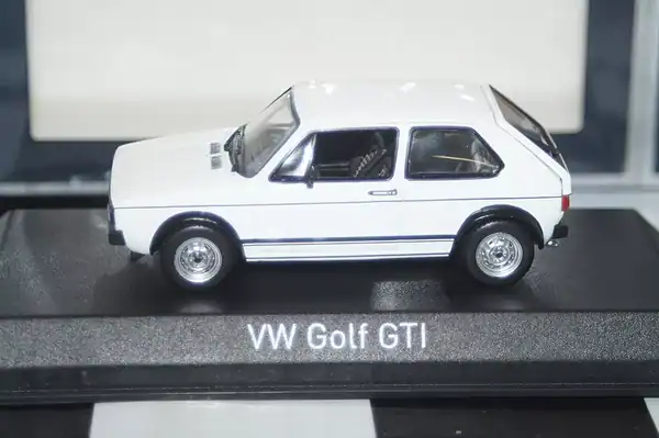 Norev volkswagen golf gti 3 door 1976 white 1:43 diecast 840048