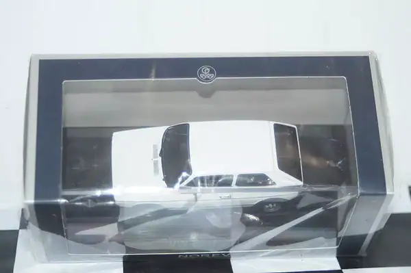 Norev volkswagen golf gti 3 door 1976 white 1:43 diecast 840048