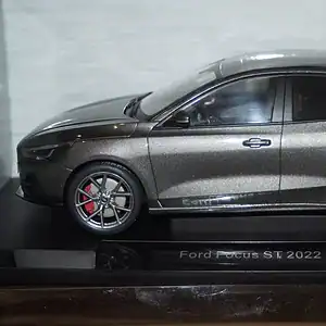 Model car group ford focus st grey 1/18th mcg18454