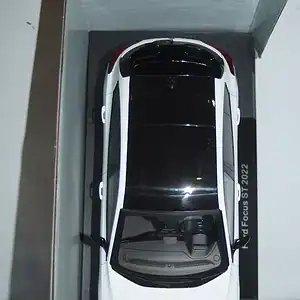 Model car group ford focus st white 1/18th mcg18453