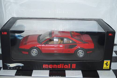 Hotwheels ferrari mondial 8 red 1:18th l2987