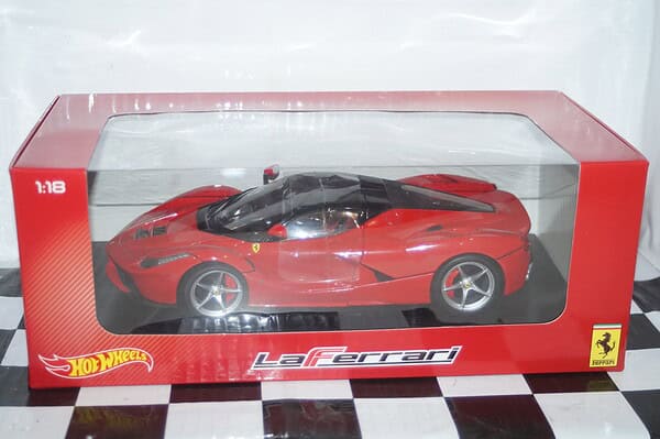Hotwheels ferrari testarossa red 1:18th j2927-0510