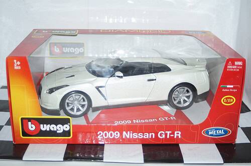 Burago 2009 nissan gt-r 1:18 scale ref 11030