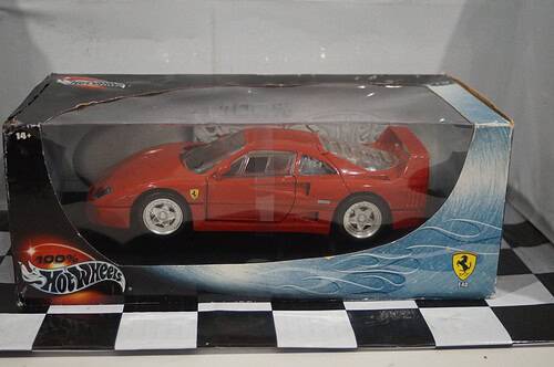 Hotwheels ferrari f40 red 1:18th ref 23911