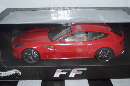 Hotwheels ferrari ff red 1:18th ref w1105