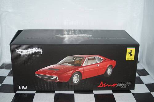 Hotwheels ferrari dino 308 gt4 red 1:18th ref x5482