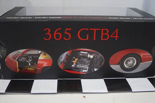 Hotwheels ferrari 365 gtb4 red 1:18th ref l2980