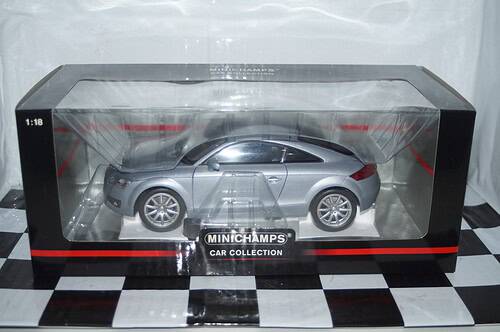 Minichamps audi tt rhd 2006 silver/blue metallic 1:18 150 015020