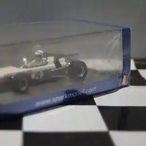 Spark mclaren m4a grand prix p de pau f2 #16 lawrence 1968 1:43 resin sf179
