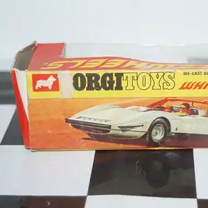 Corgi whizzwheels alfa romeo pinin farina p.33 ref 380 1:32nd