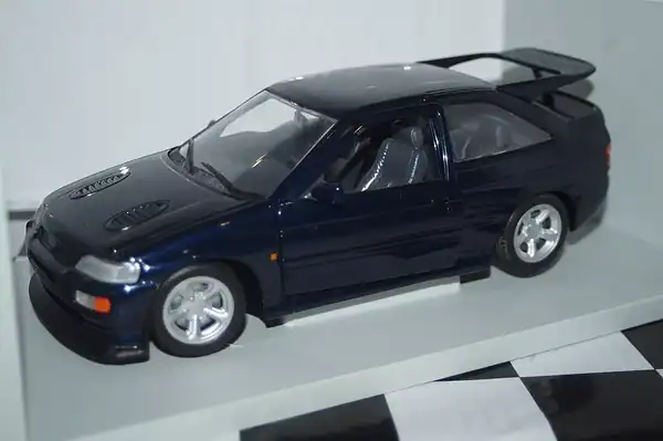 Ut models ford escort cosworth 1992 blue metallic 1:18 180 062101