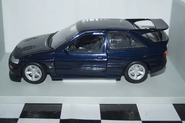 Ut models ford escort cosworth 1992 blue metallic 1:18 180 062101