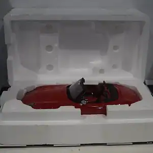 Kyosho bmw z8 red 1:18th scale ref 08511r