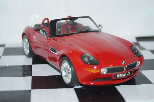 Kyosho bmw z8 red 1:18th scale ref 08511r