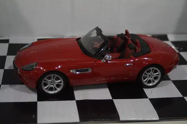 Kyosho bmw z8 red 1:18th scale ref 08511r