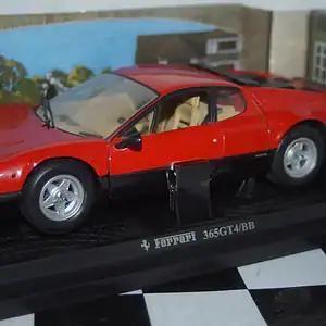 Kyosho ferrari 365 gt4 / bb red 1:18th ref 08173r