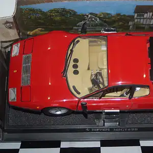 Kyosho ferrari 365 gt4 / bb red 1:18th ref 08173r