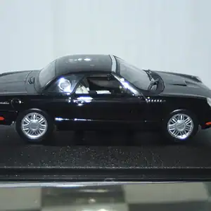 Minichamps ford thunderbird in black 2002 1/43rd 400 082131