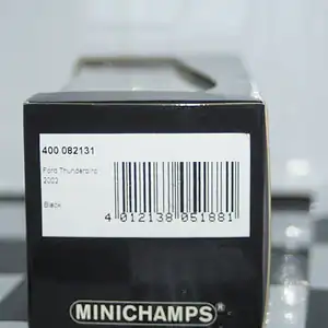 Minichamps ford thunderbird in black 2002 1/43rd 400 082131