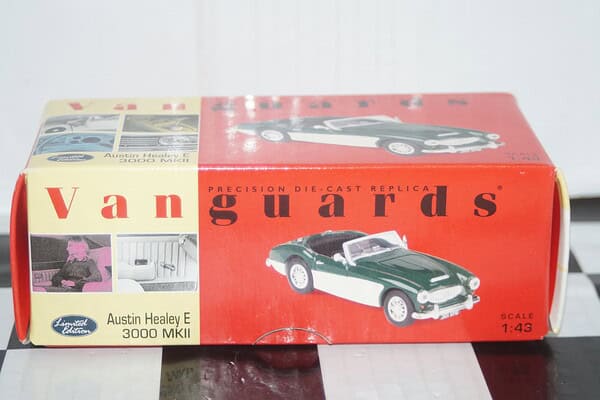 Vanguards austin healey e3000 mk2 green and white va05101 1:43