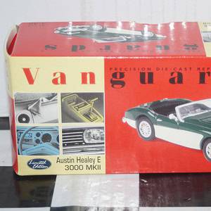 Vanguards austin healey e3000 mk2 green and white va05101 1:43