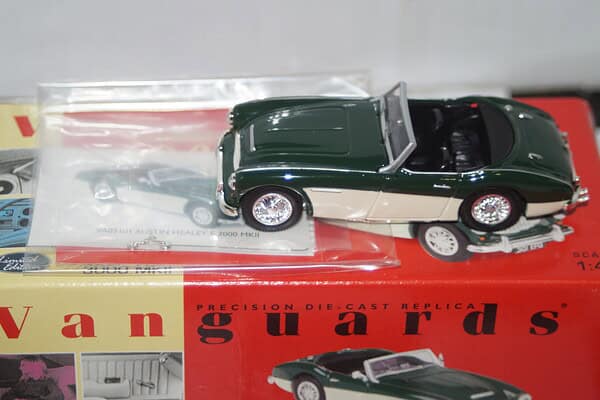 Vanguards austin healey e3000 mk2 green and white va05101 1:43