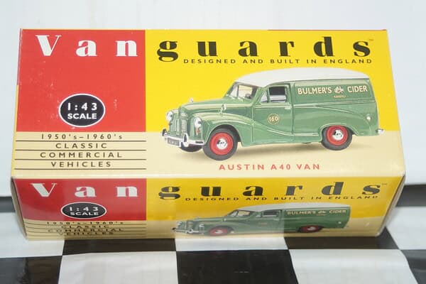 Vanguards austin healey e3000 mk2 green and white va05101 1:43