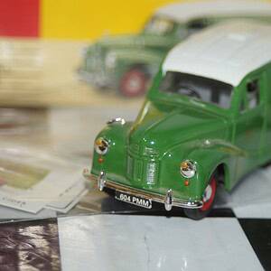 Vanguards austin healey e3000 mk2 green and white va05101 1:43