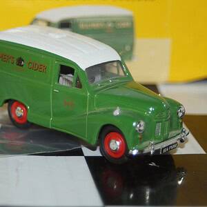 Vanguards austin healey e3000 mk2 green and white va05101 1:43