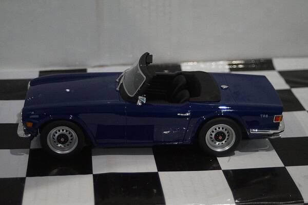 Ls collectibles triumph tr6 convertible 1974 blue  1/18th ls002b