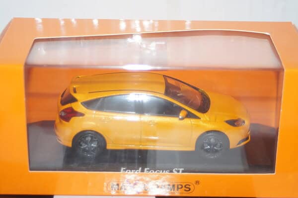 Maxichamps ford focus st 2011 orange 1:43 940 081901