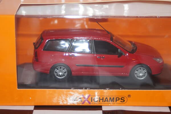 Maxichamps ford focus st 2011 red 1:43 940 081900