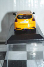 Minichamps (dealer box) ford focus st in orange, 3 door ,1:43 diecast