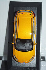 Minichamps (dealer box) ford focus st in orange, 3 door ,1:43 diecast