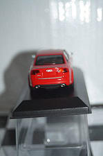 Minichamps audi rs4 saloon 2005 red 1:43  400 014600
