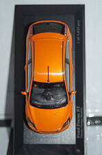 Minichamps (dealer box) ford focus st in orange, 5 door ,1:43 diecast