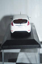 Minichamps ford fiesta 2008 white 3 door 400 088002 1:43 diecast
