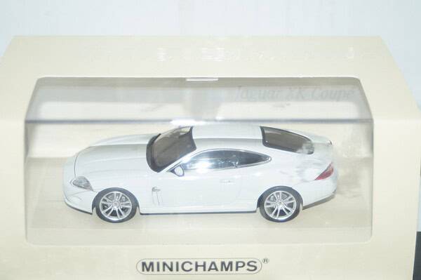 Minichamps porsche 911 carrera 2004 white 1:43 436 163021